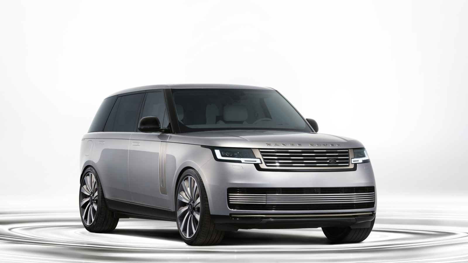 Range Rover SV Ultra Pushes the Flagship SUV Further Into Luxury Territory