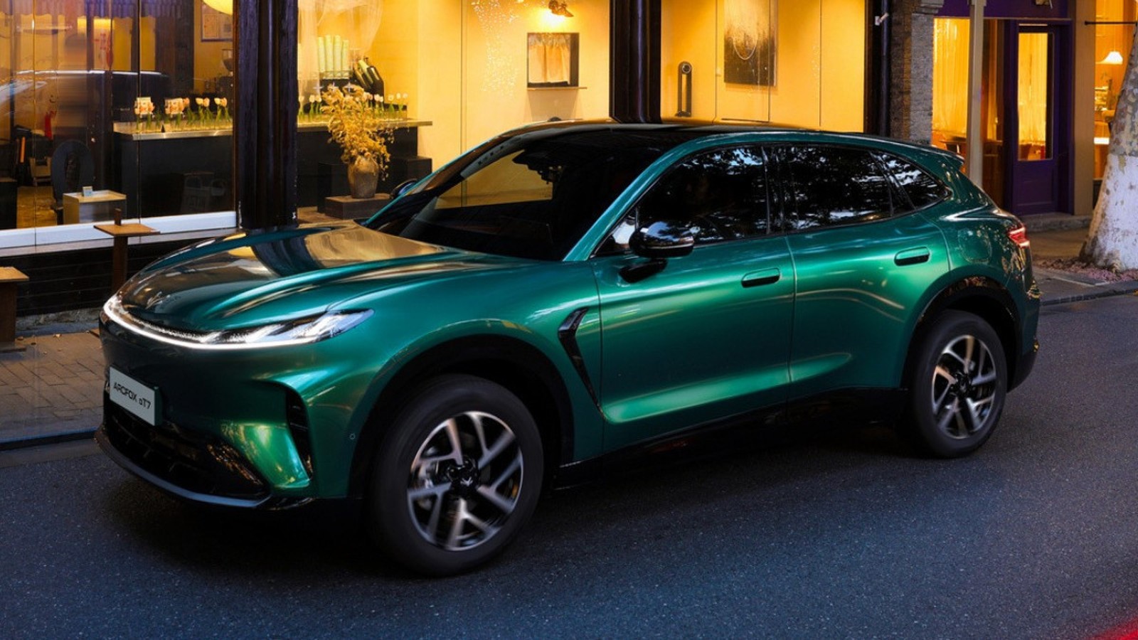 Arcfox Rounds Out Its Lineup With a Youth-Focused Electric Crossover Called αT7