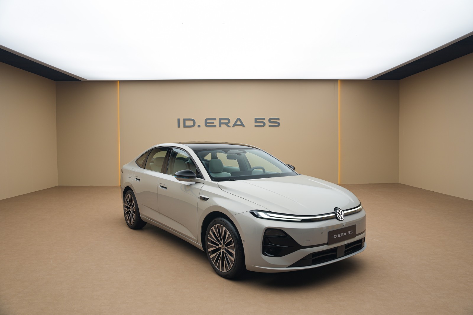 VW's New China-Only Sedan Undercuts Rivals With 2,000 KM Combined Range