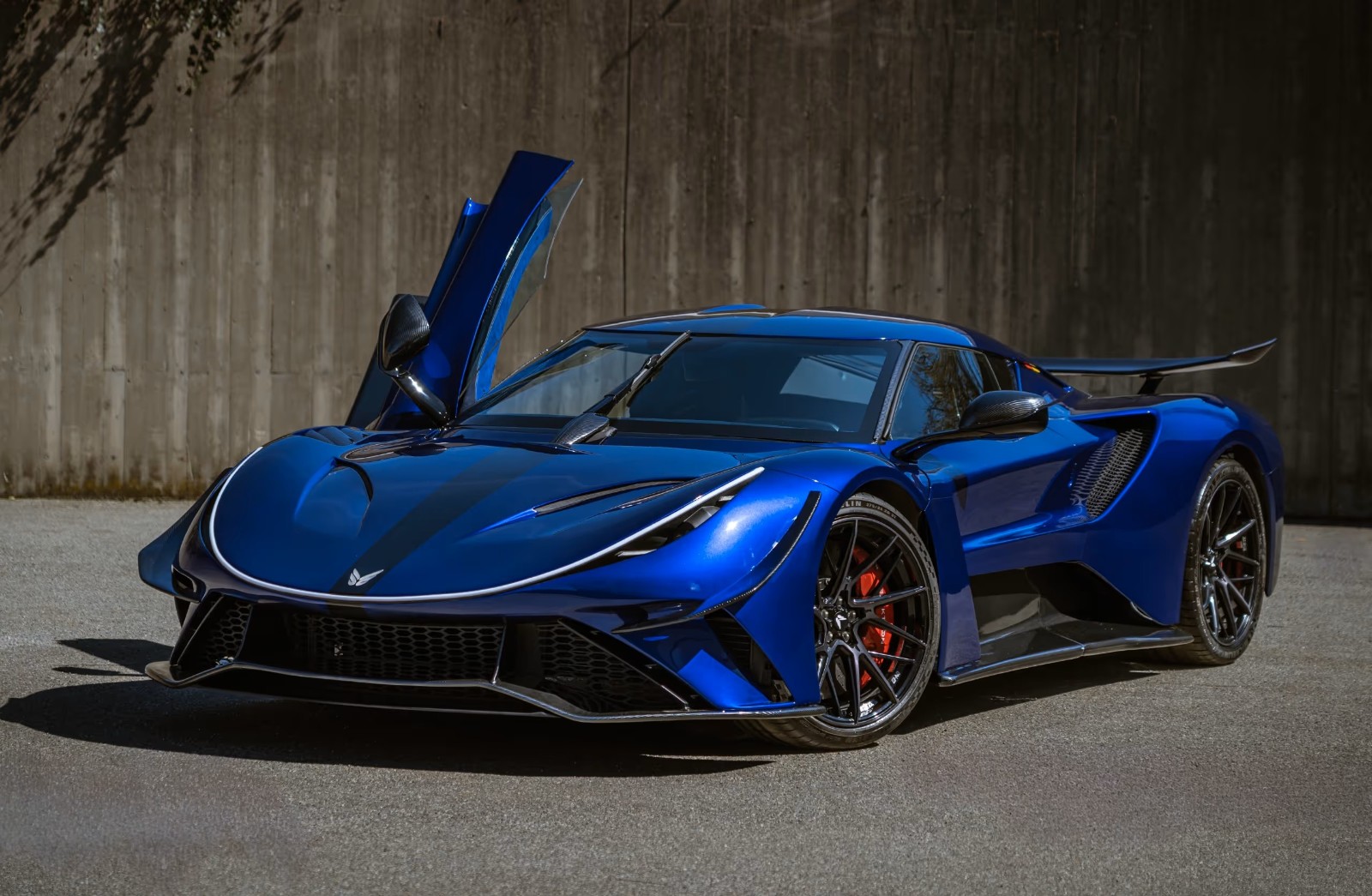 Elektron Quasar Moves From Renderings to a Carbon-Fiber Hypercar