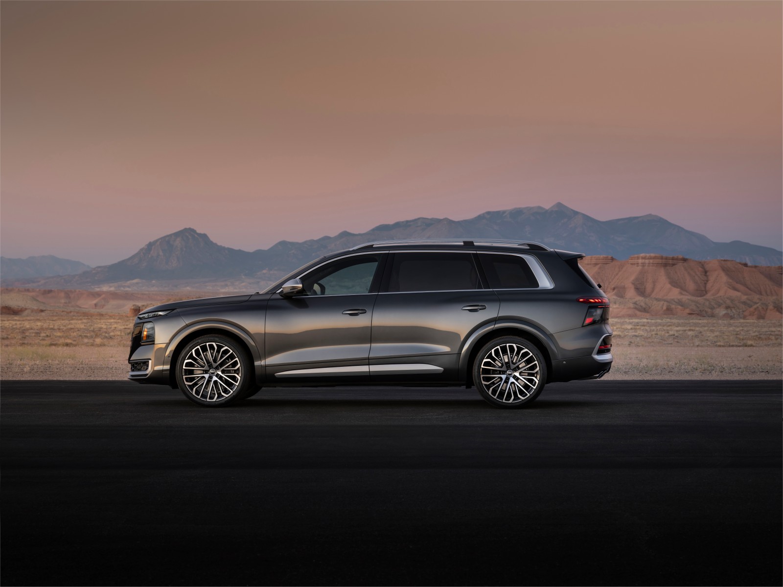 Audi Q9 SQ9