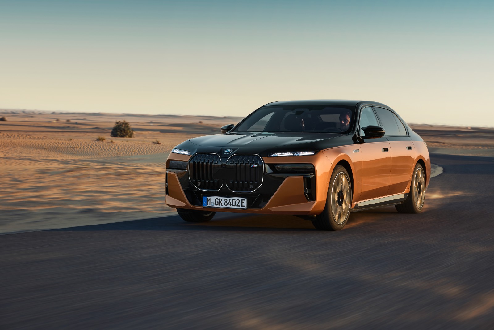 BMW 7 Series (G70 facelift) gets updated design, tech, and powertrains