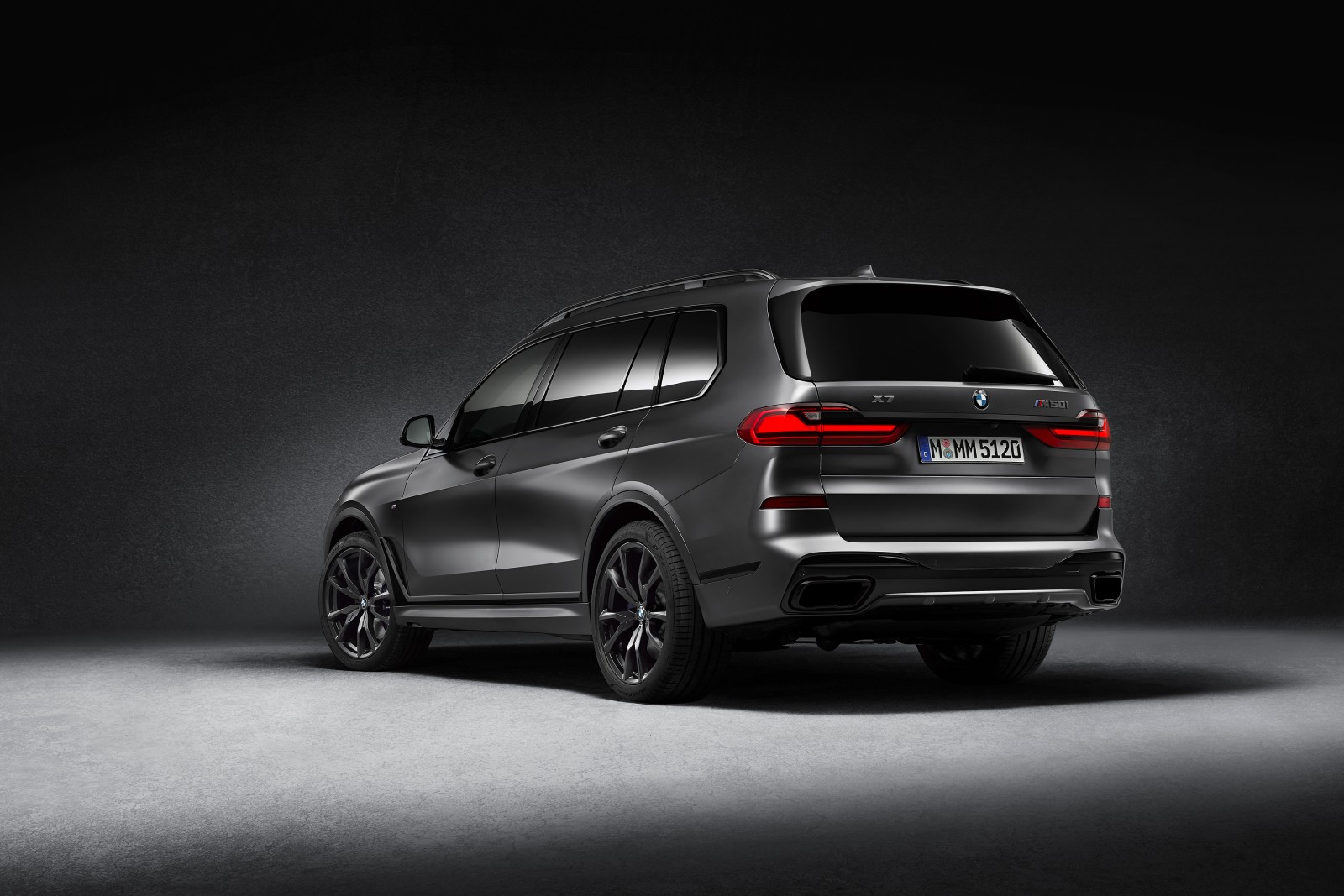 BMW X7 M50i "Edition Dark Shadow"