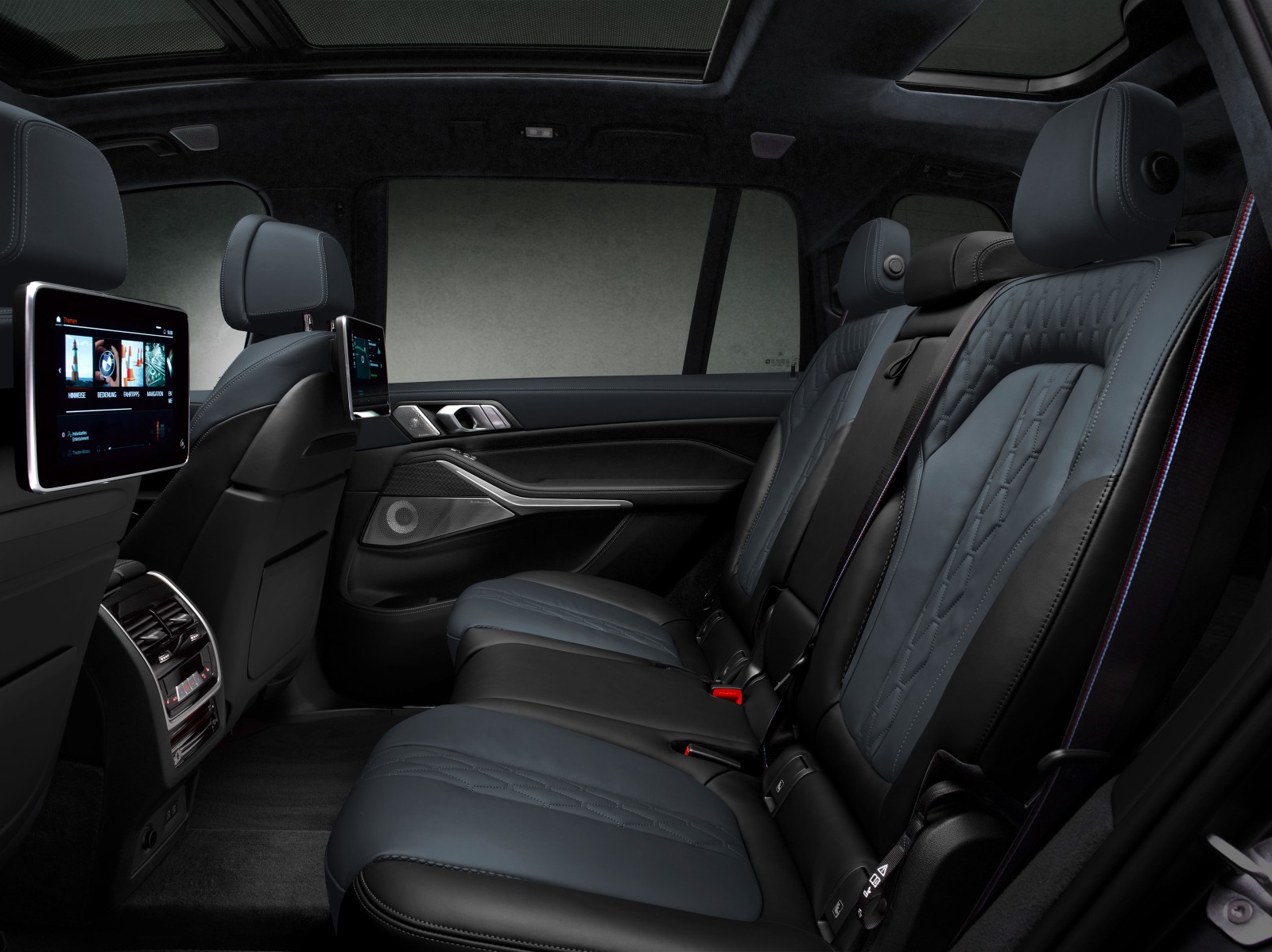 BMW X7 M50i "Edition Dark Shadow"
