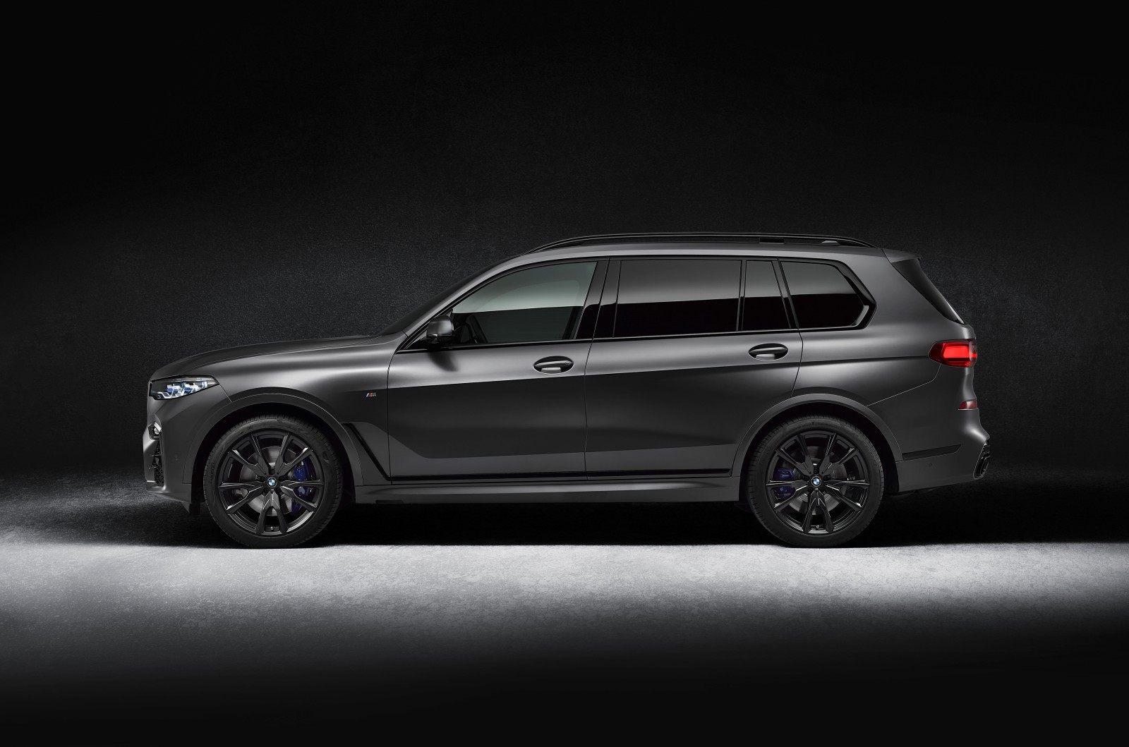BMW X7 M50i "Edition Dark Shadow"