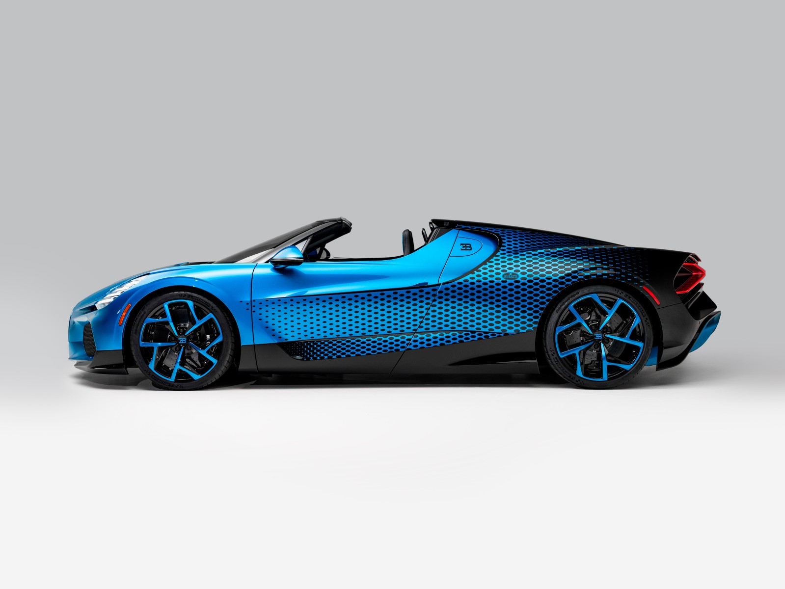 Bugatti W16 Mistral Fly Bug Revealed as a One-Off Sur Mesure Roadster