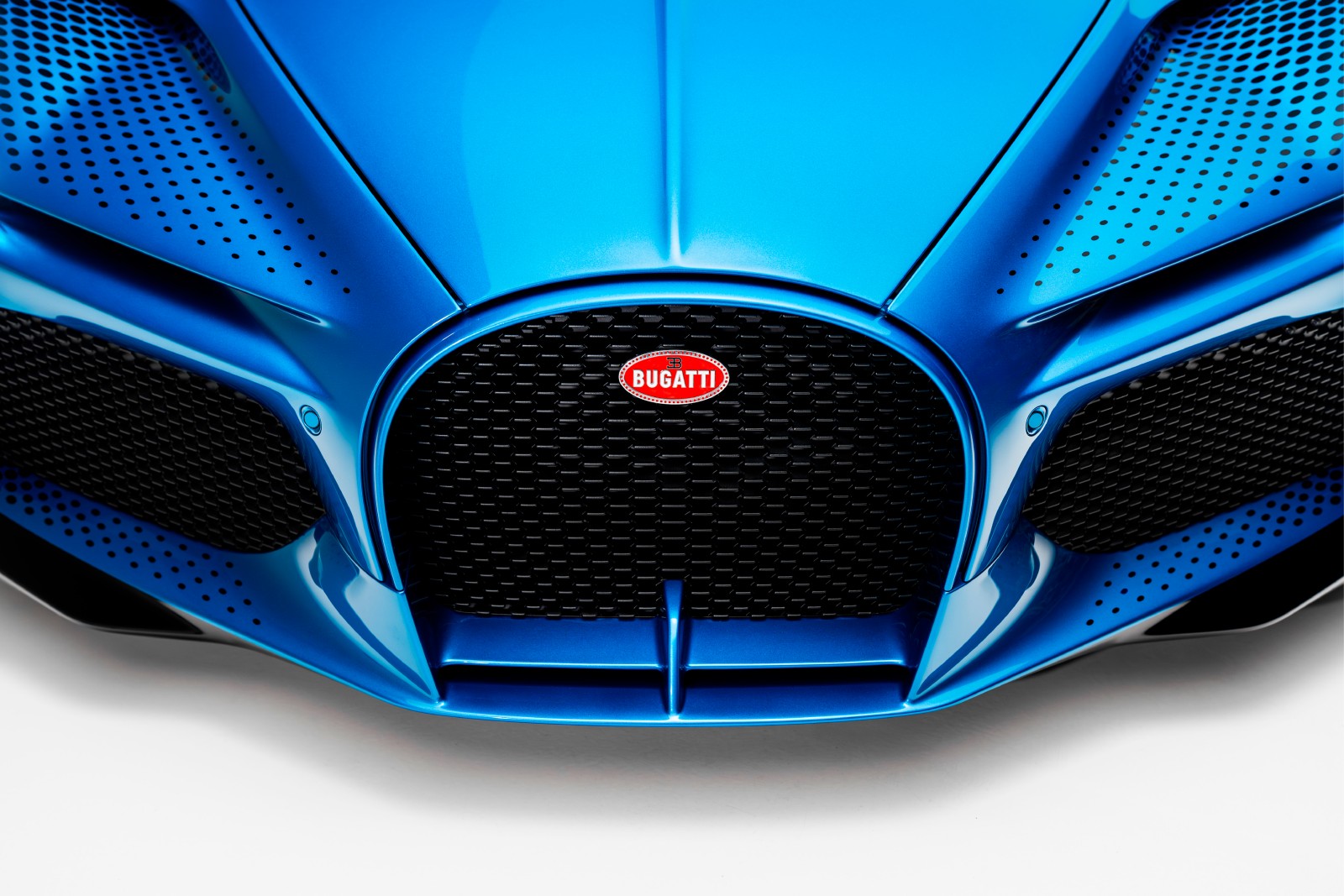 Bugatti W16 Mistral Fly Bug Revealed as a One-Off Sur Mesure Roadster