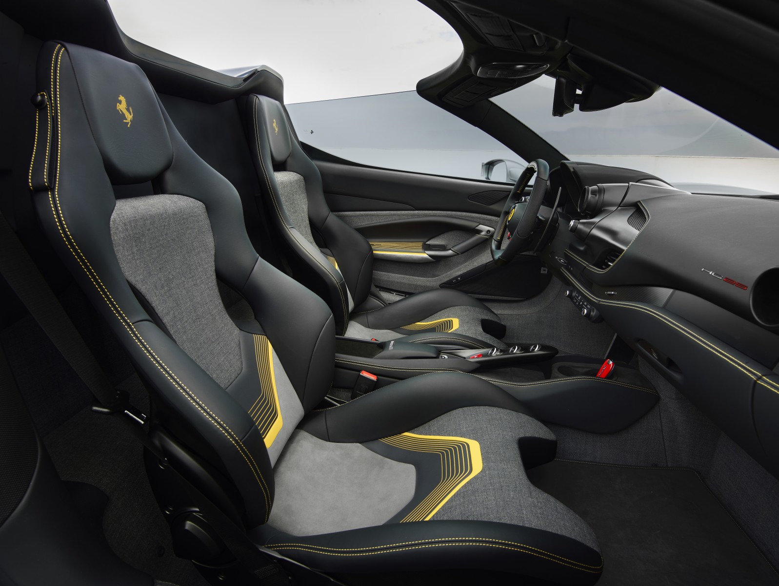 Ferrari HC25 Debuts as a One-Off V8 Roadster Based on the F8 Spider