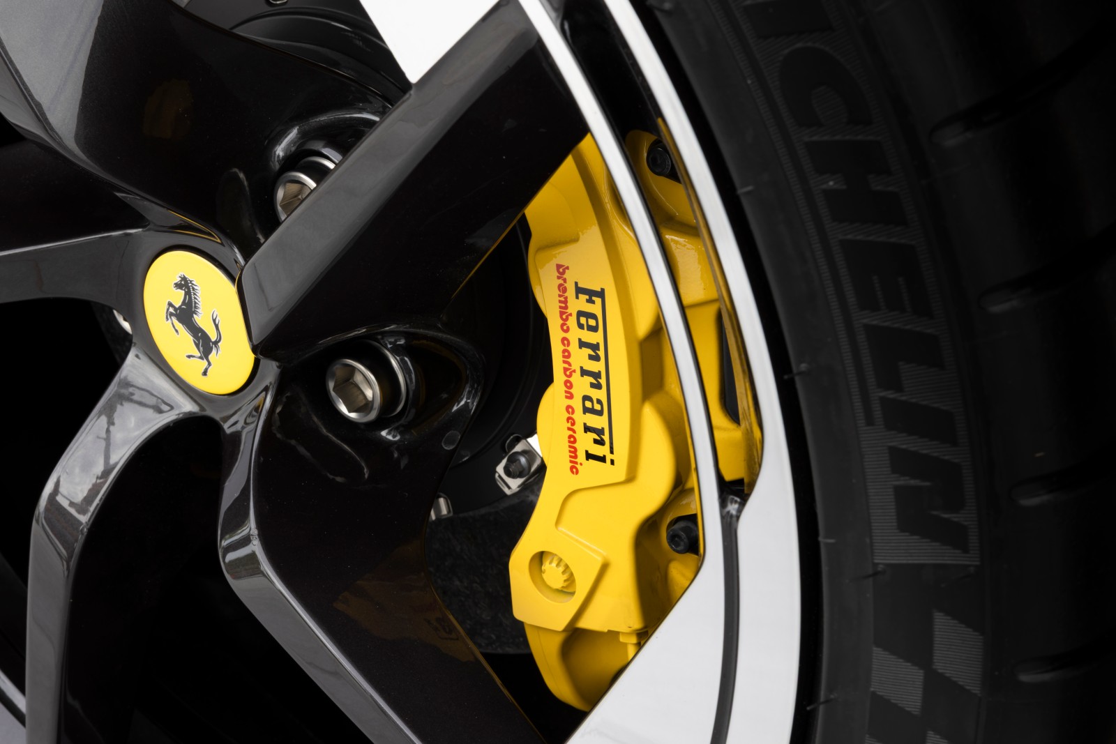 Ferrari HC25 Debuts as a One-Off V8 Roadster Based on the F8 Spider