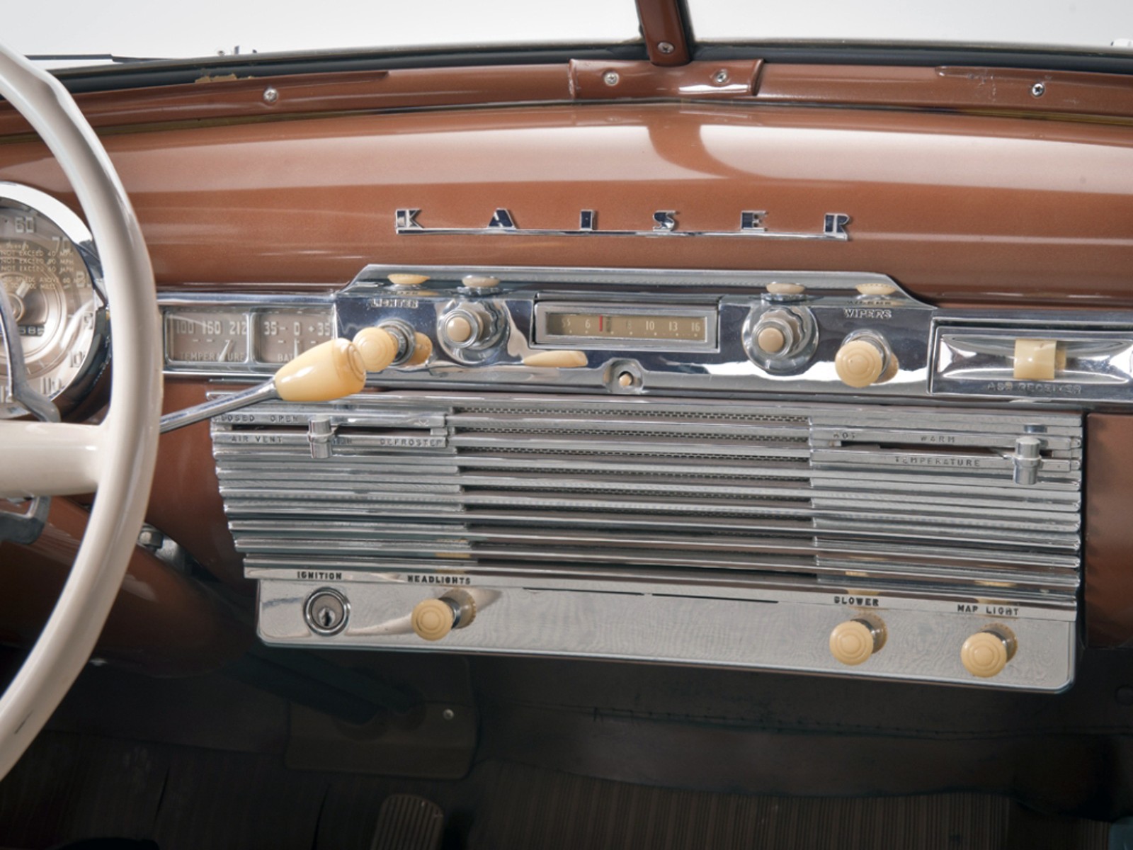 Kaiser Special Traveler Sedan