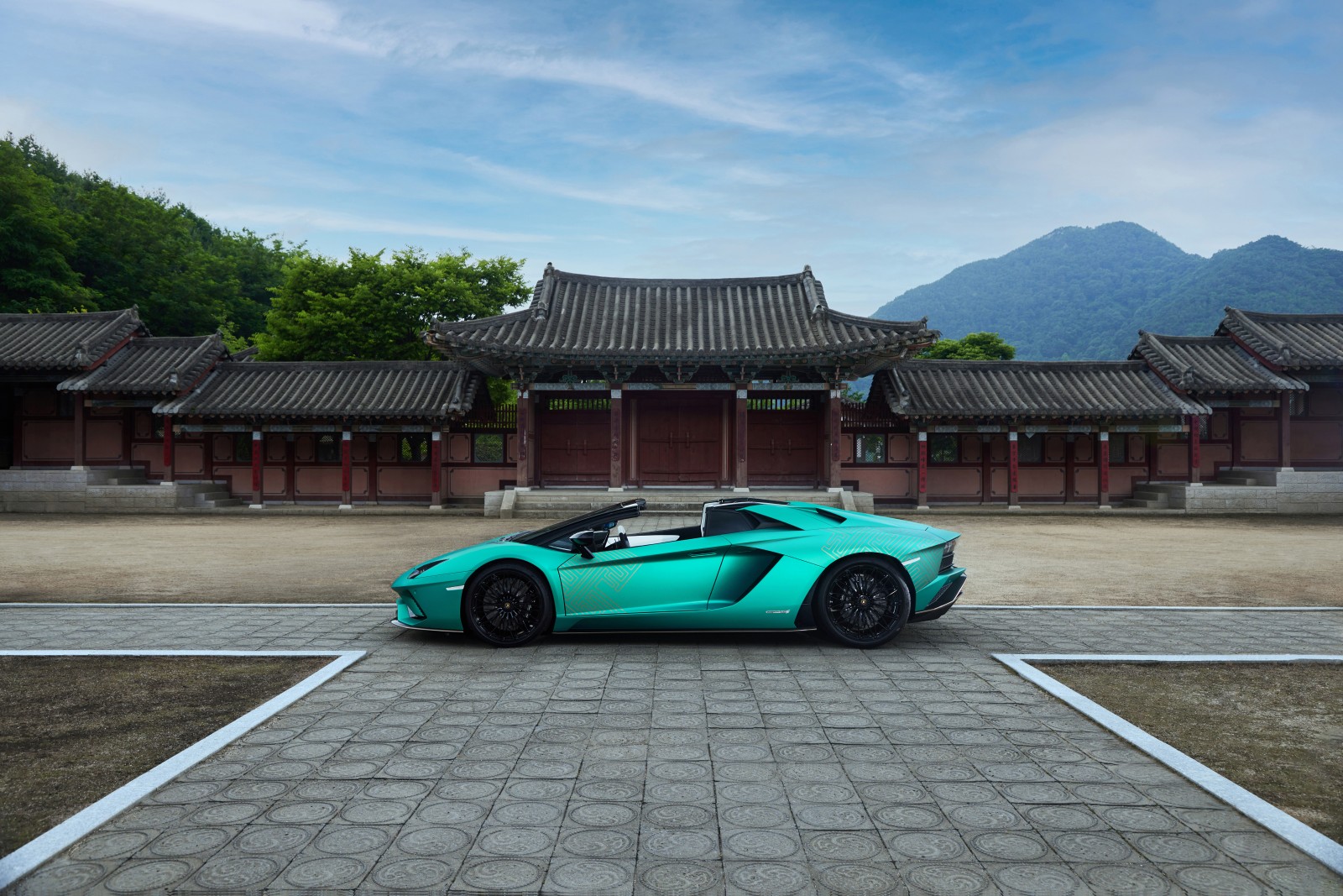 7b452d98-aa81-431f-84dd-9bb754aad620.jpg