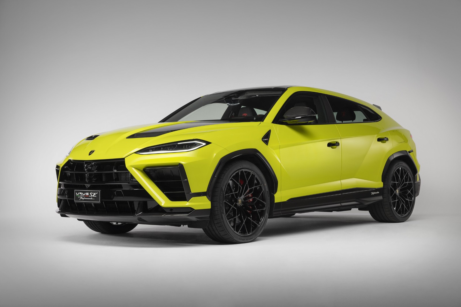 Lamborghini's Hybrid Urus Performante Adds Muscle But Loses the Sprint Advantage
