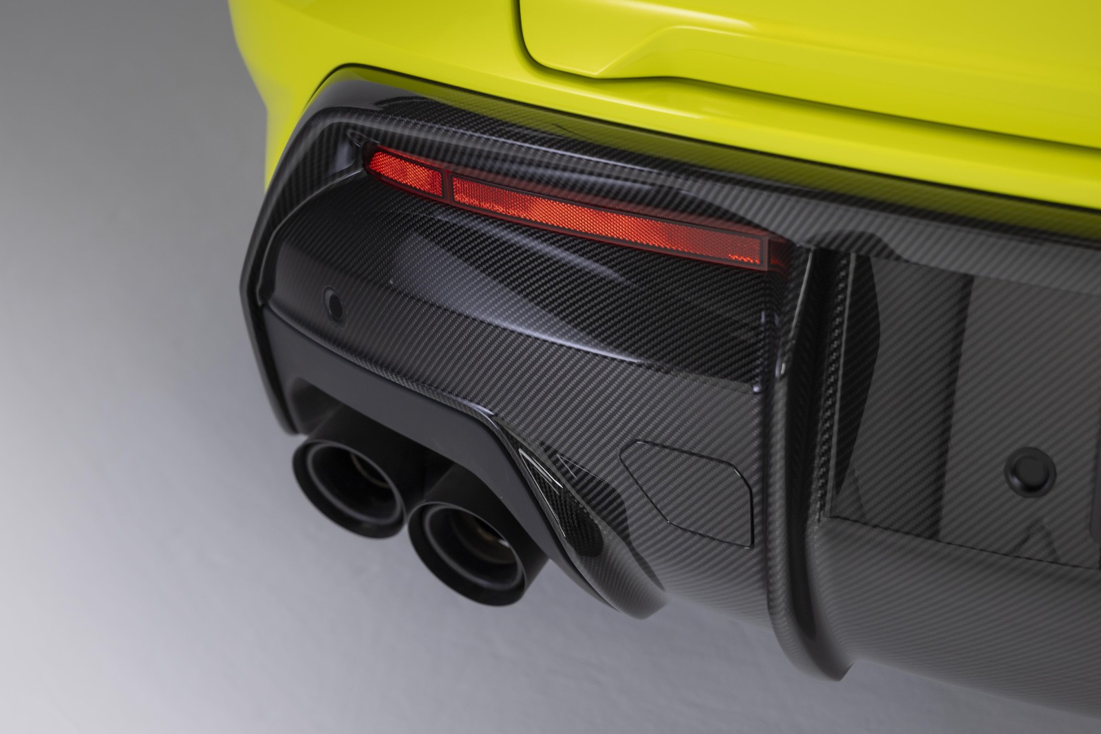 Lamborghini's Hybrid Urus Performante Adds Muscle But Loses the Sprint Advantage