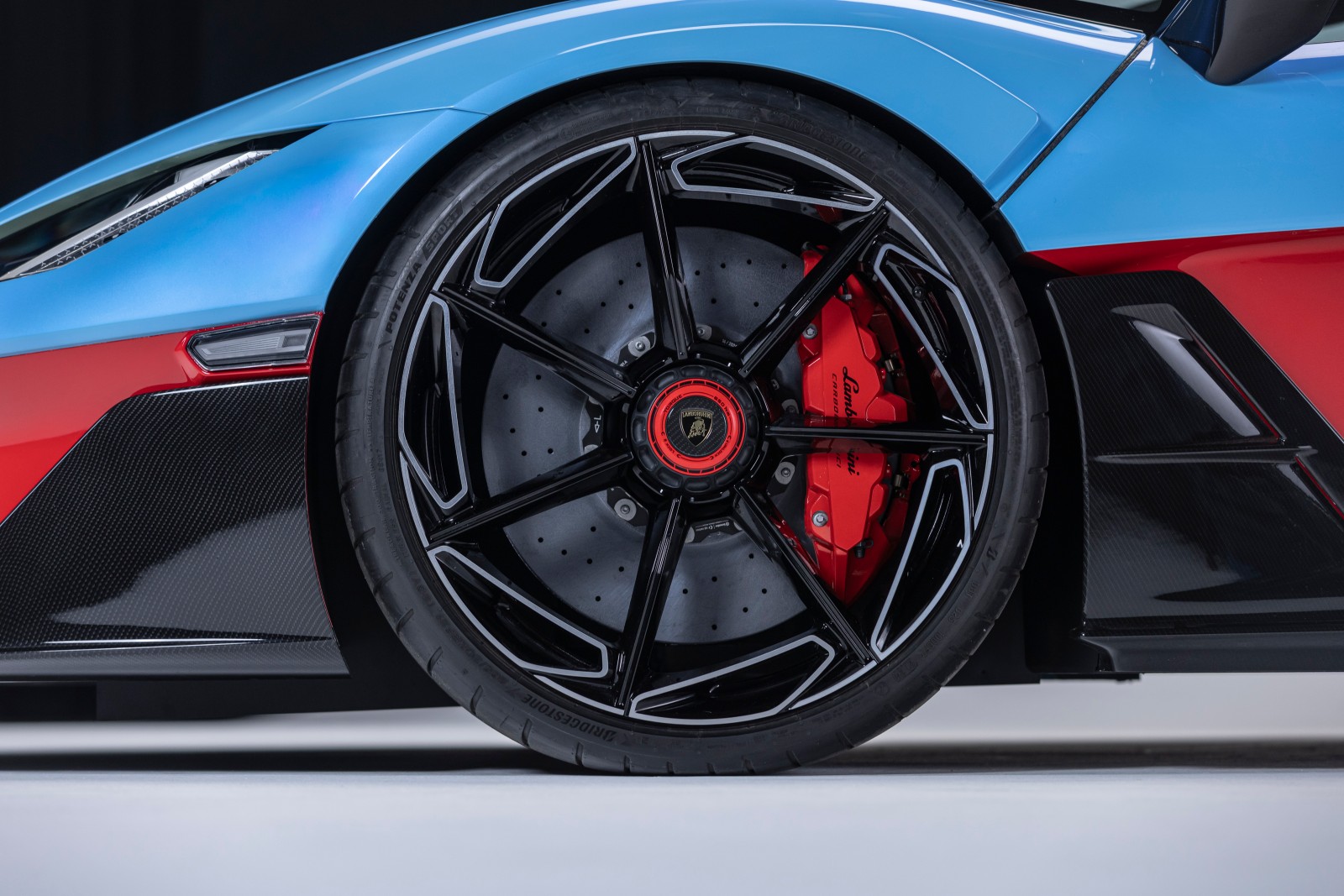 Lamborghini Fenomeno Roadster Revealed as a 1,065 HP Open-Top Collector’s Hypercar