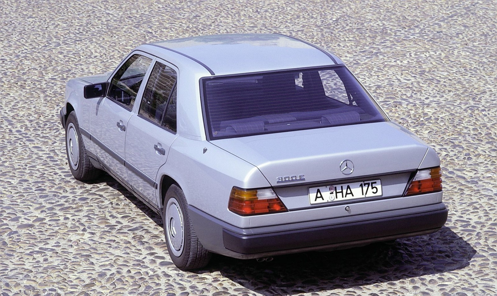 Mercedes-Benz E-class 300 E