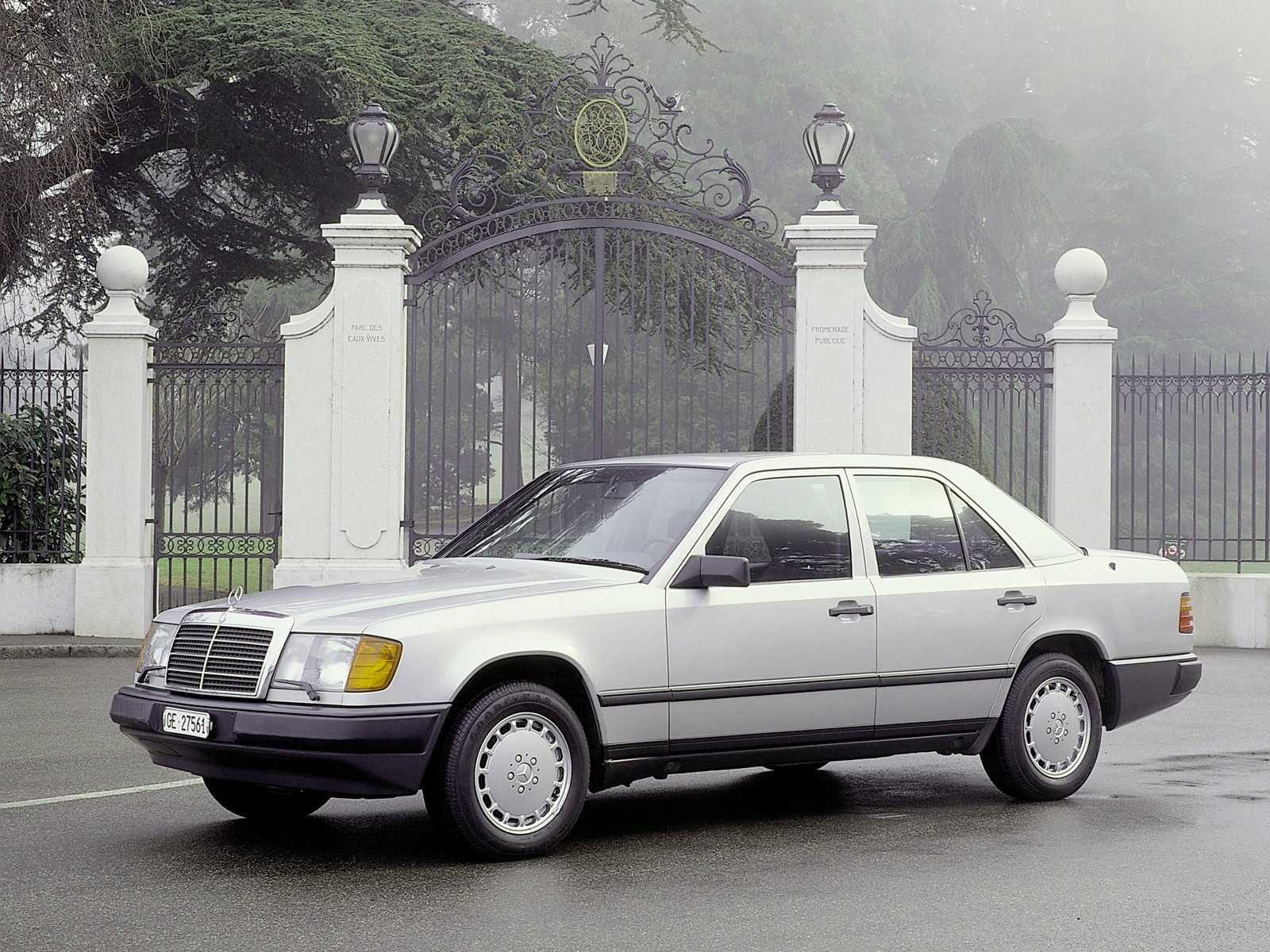 Mercedes-Benz E-class 300 E