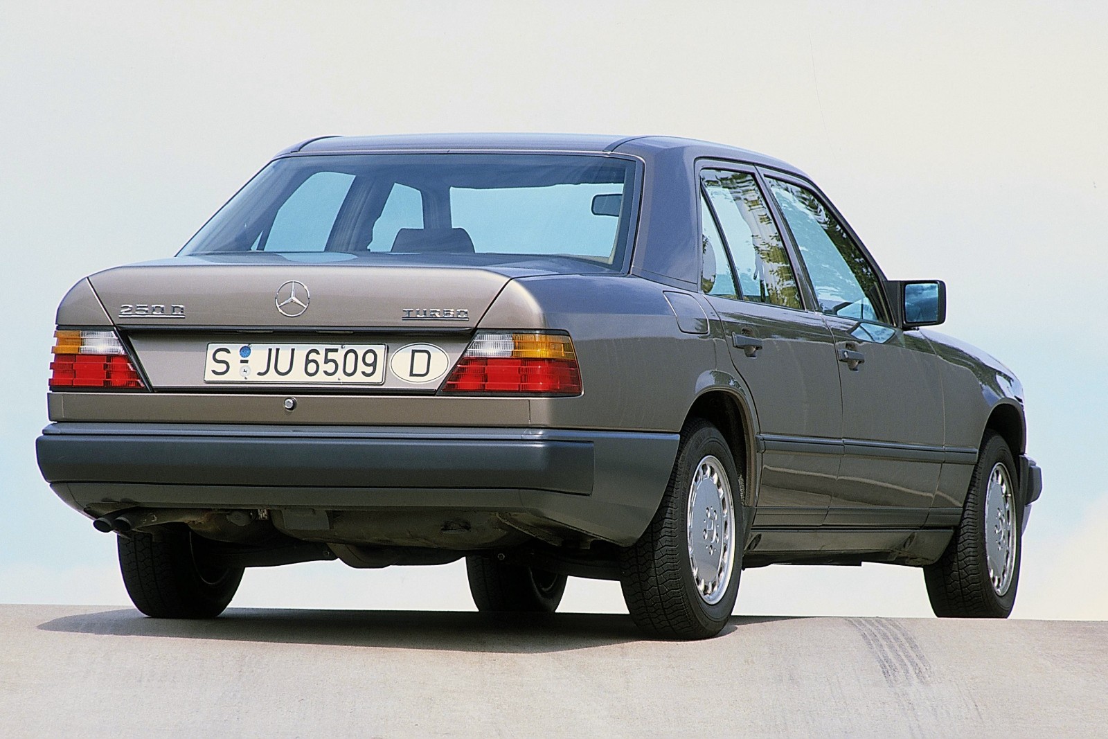 Mercedes-Benz E-class 250 D Turbo