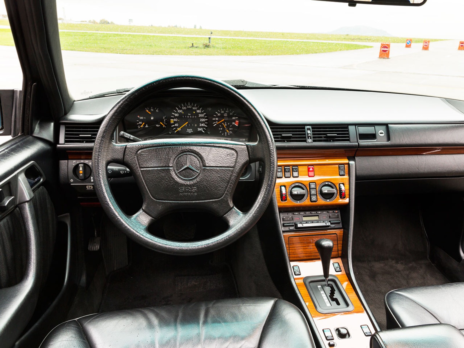 Mercedes-Benz E-class 320 TE
