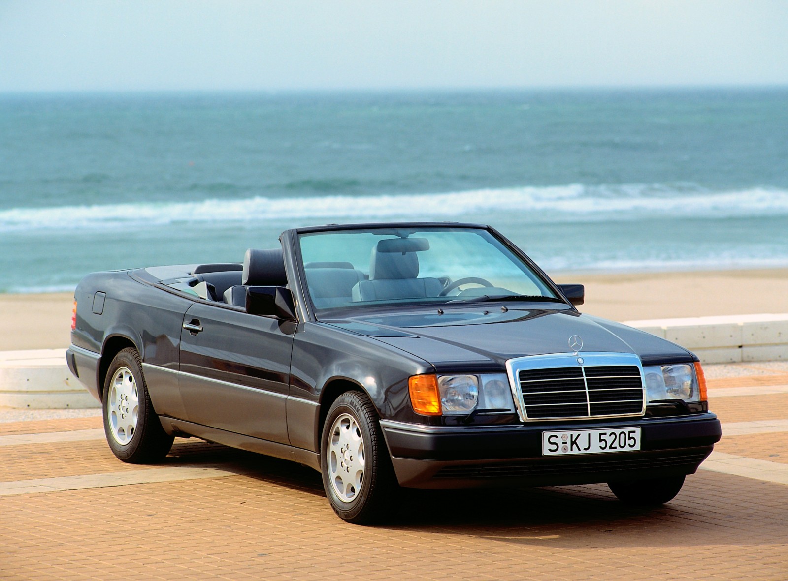 Mercedes-Benz E-class 300 CE-24 Cabrio