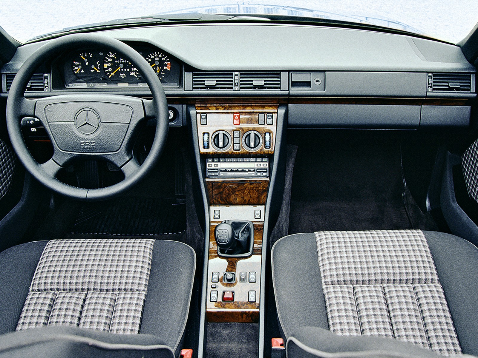 Mercedes-Benz E-class 300 CE-24 Cabrio