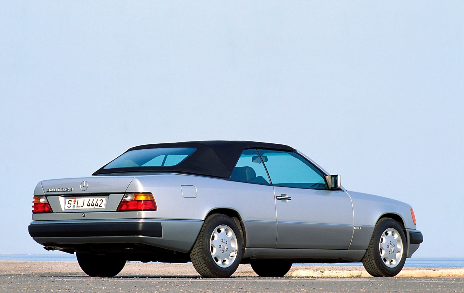 Mercedes-Benz E-class 300 CE-24 Cabrio