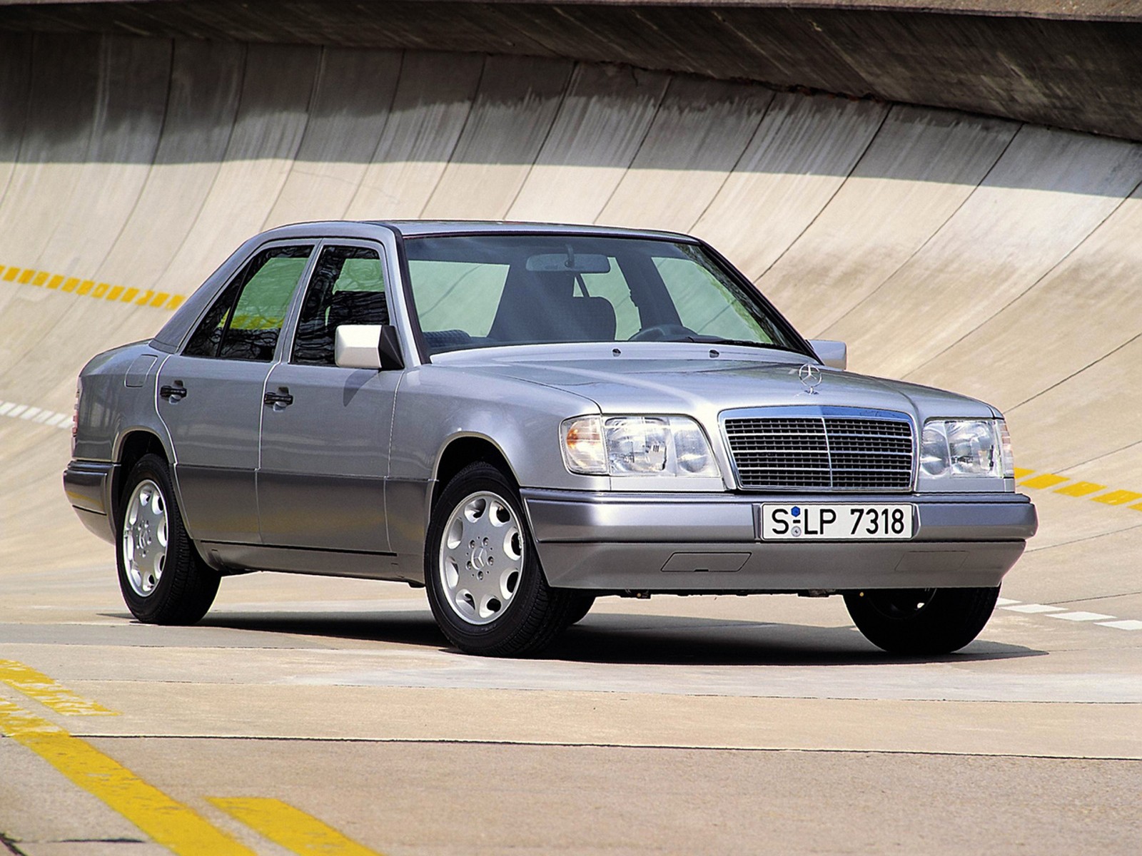 Mercedes-Benz E-class E 220