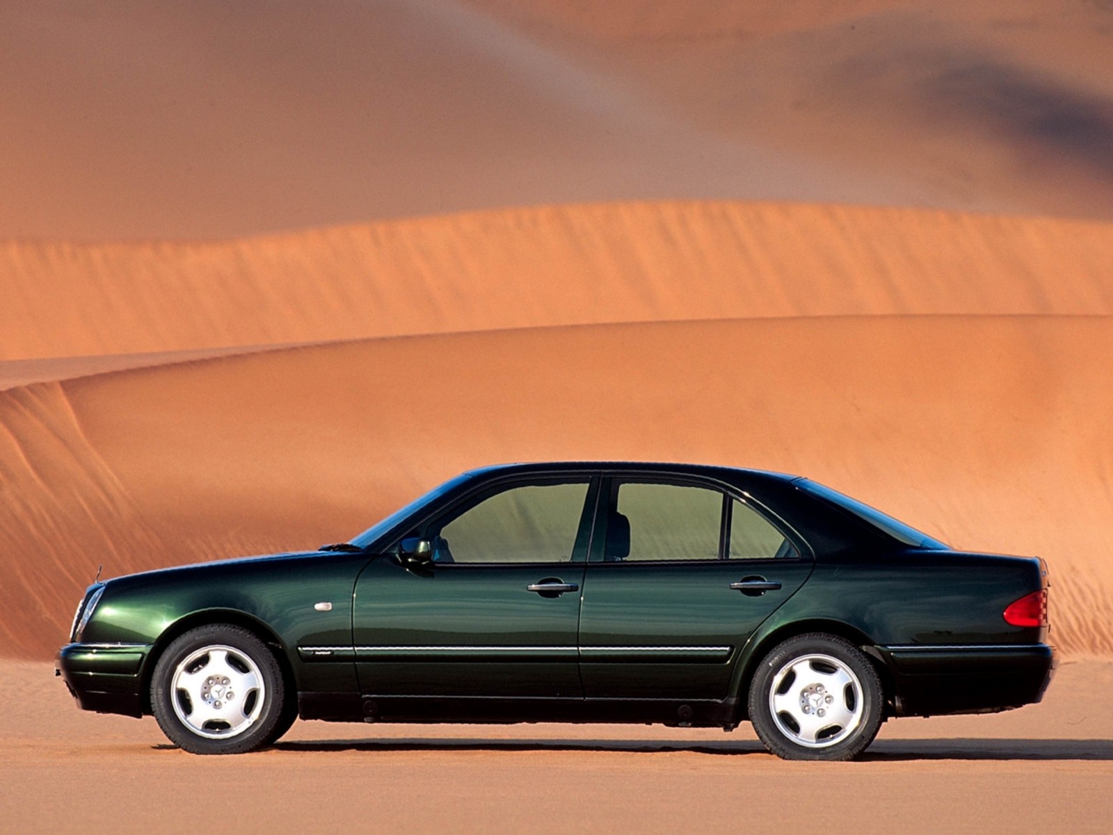 Mercedes-Benz E-class E 230