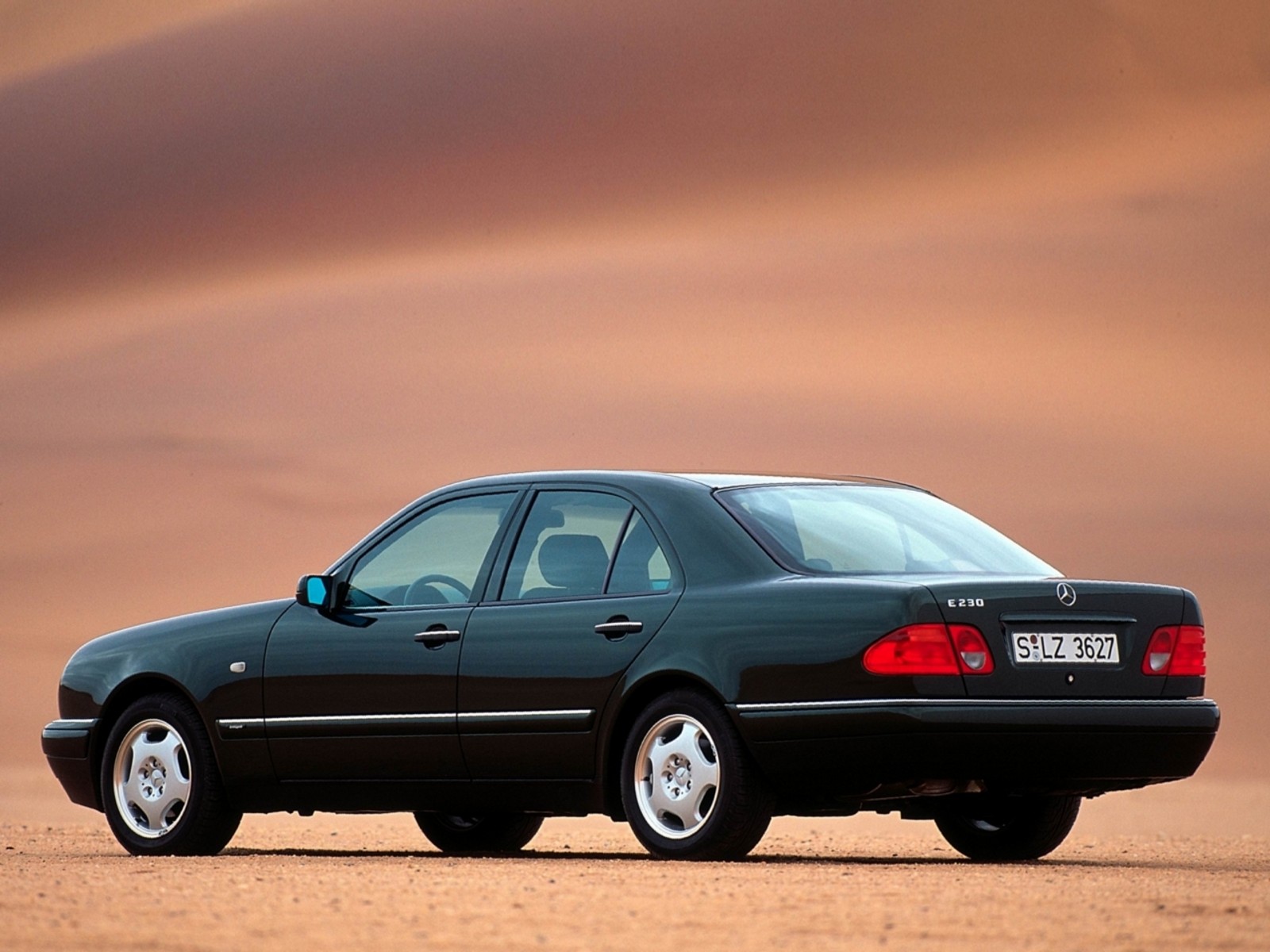 Mercedes-Benz E-class E 230