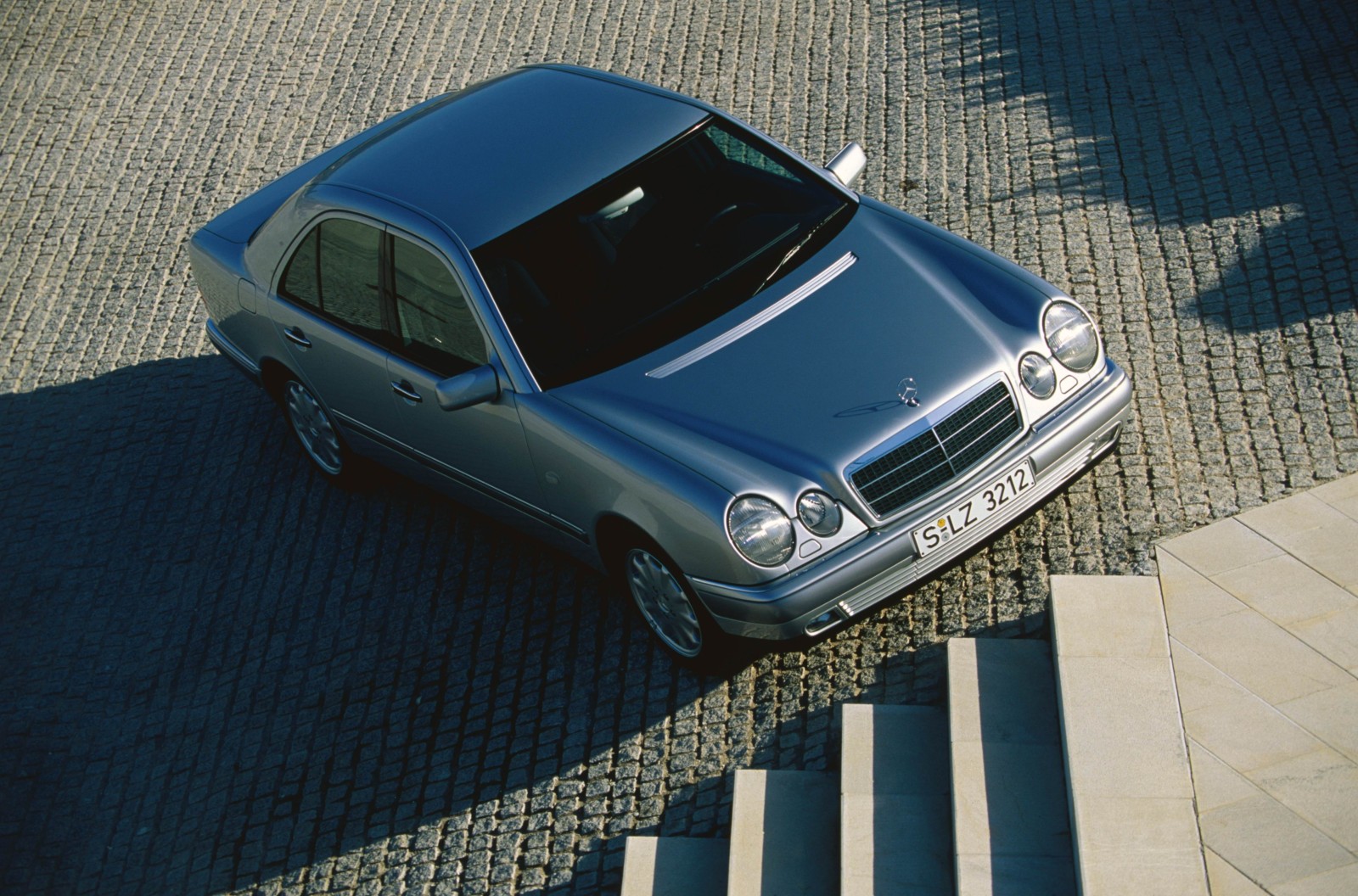 Mercedes-Benz E-class E 320