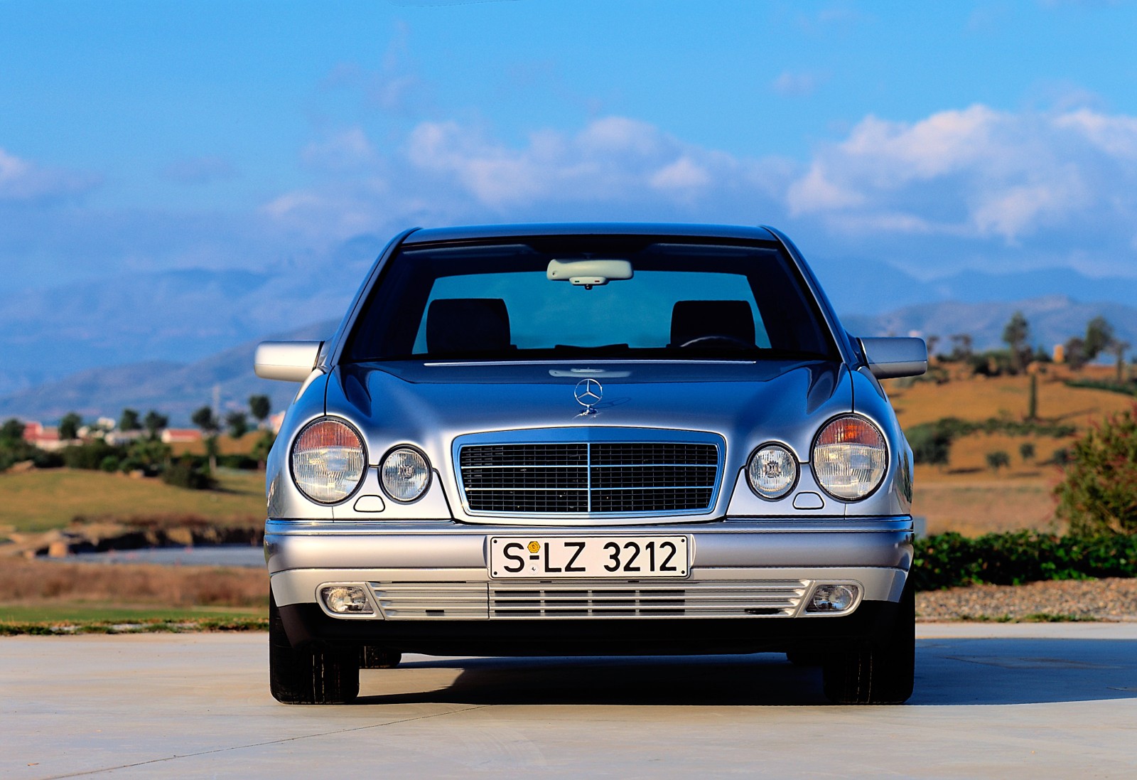 Mercedes-Benz E-class E 320