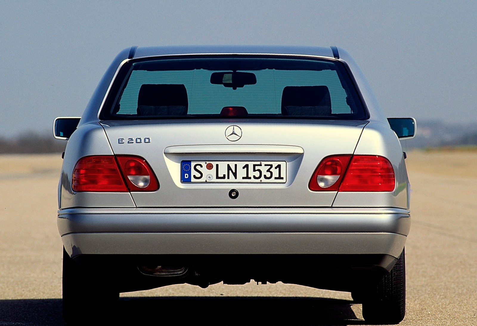 Mercedes-Benz E-class E 200