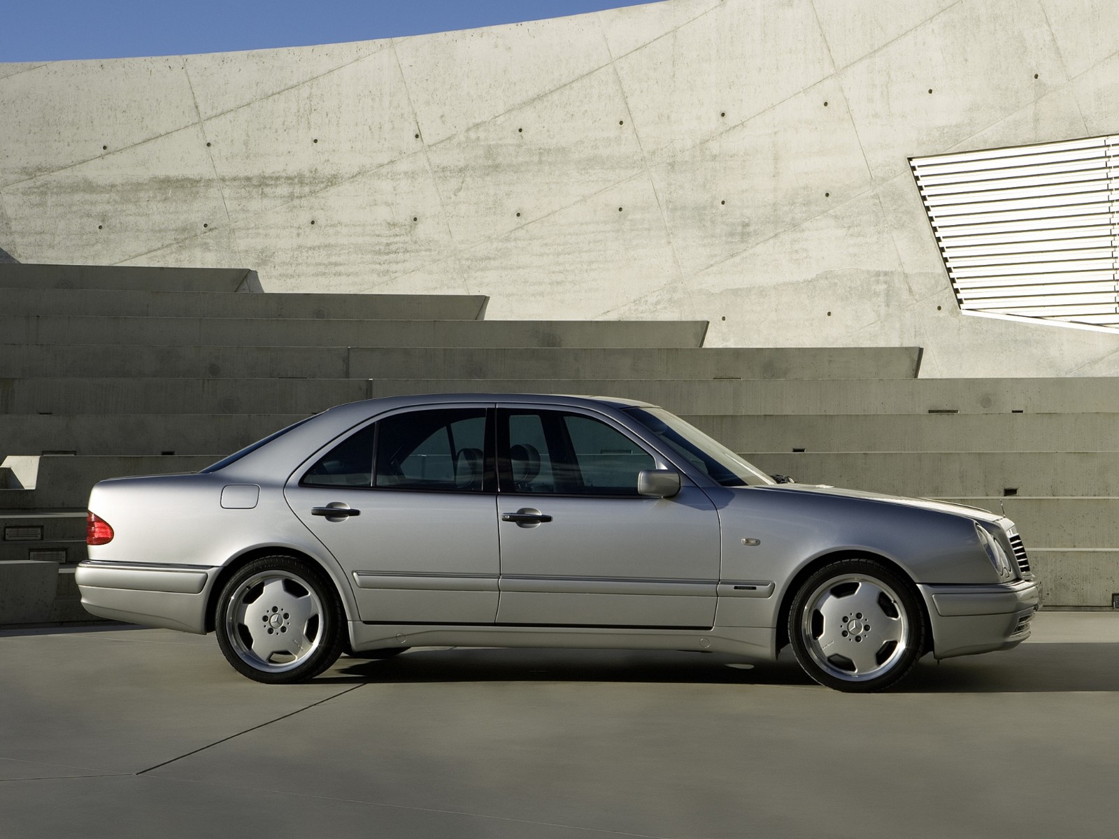 Mercedes-Benz E-class E 50 AMG
