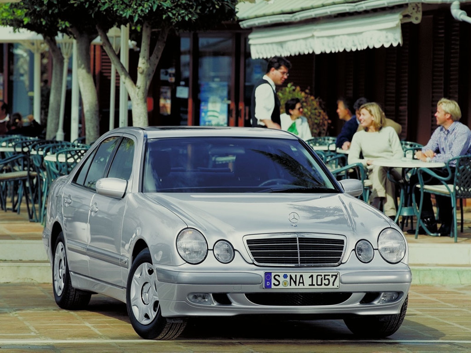 Mercedes-Benz E-class E 200
