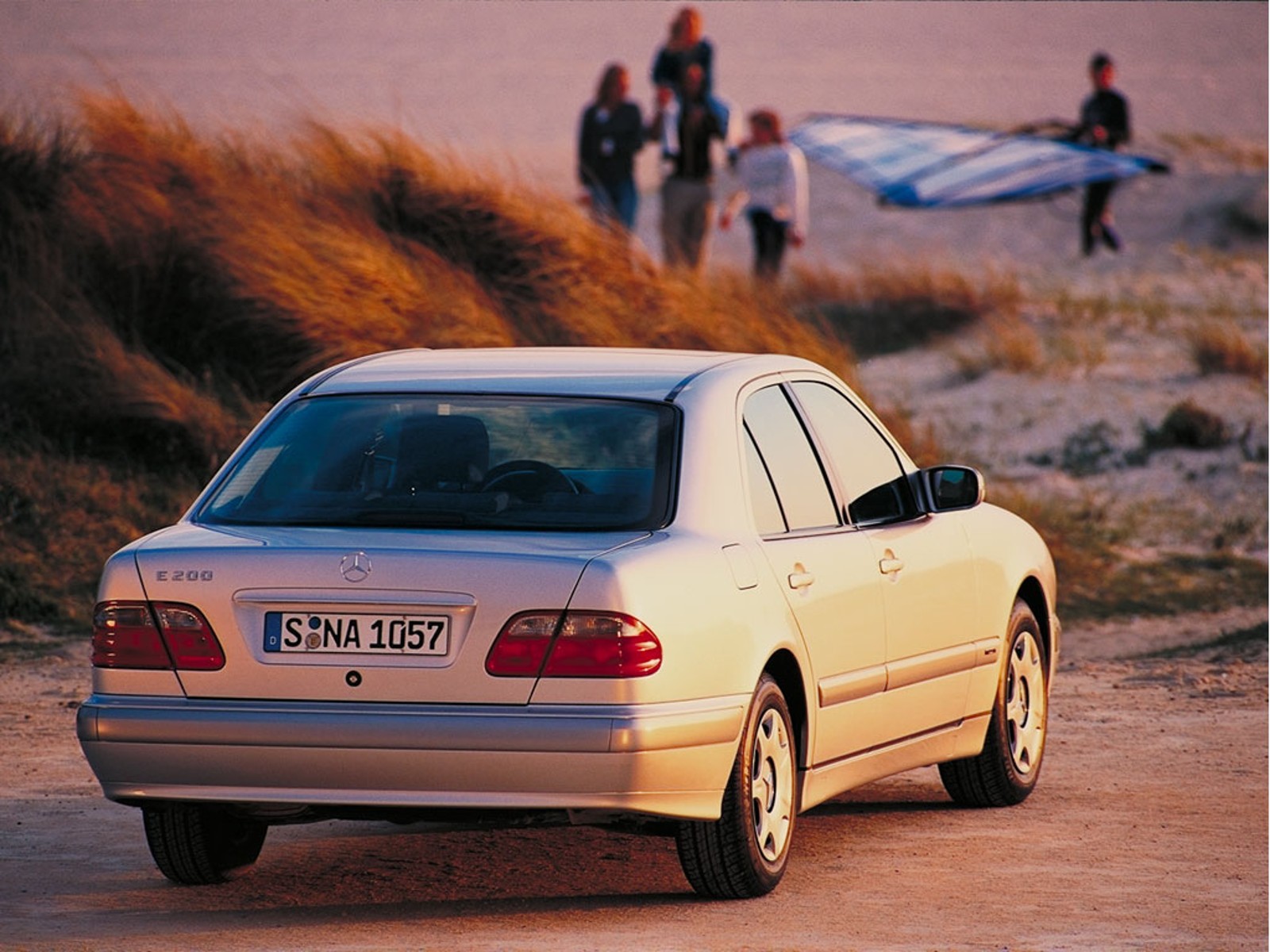 Mercedes-Benz E-class E 200