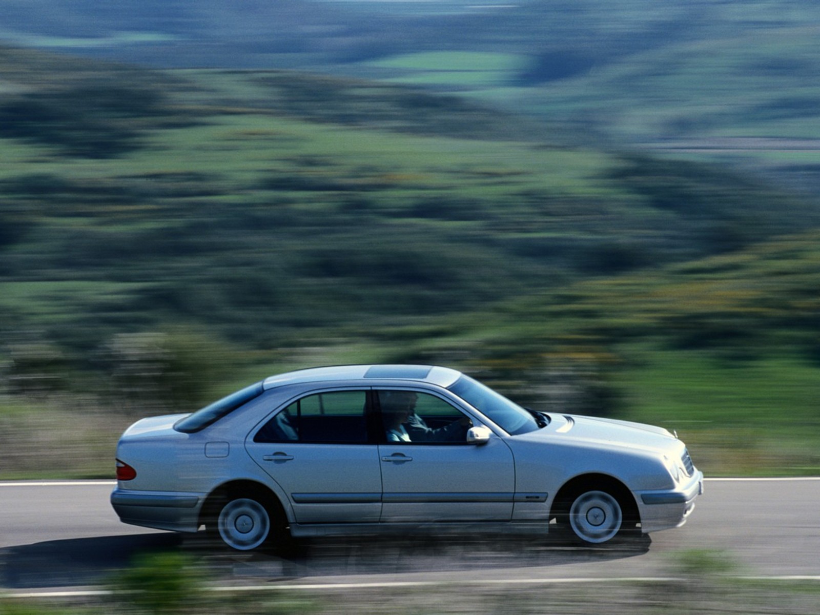 Mercedes-Benz E-class E 200