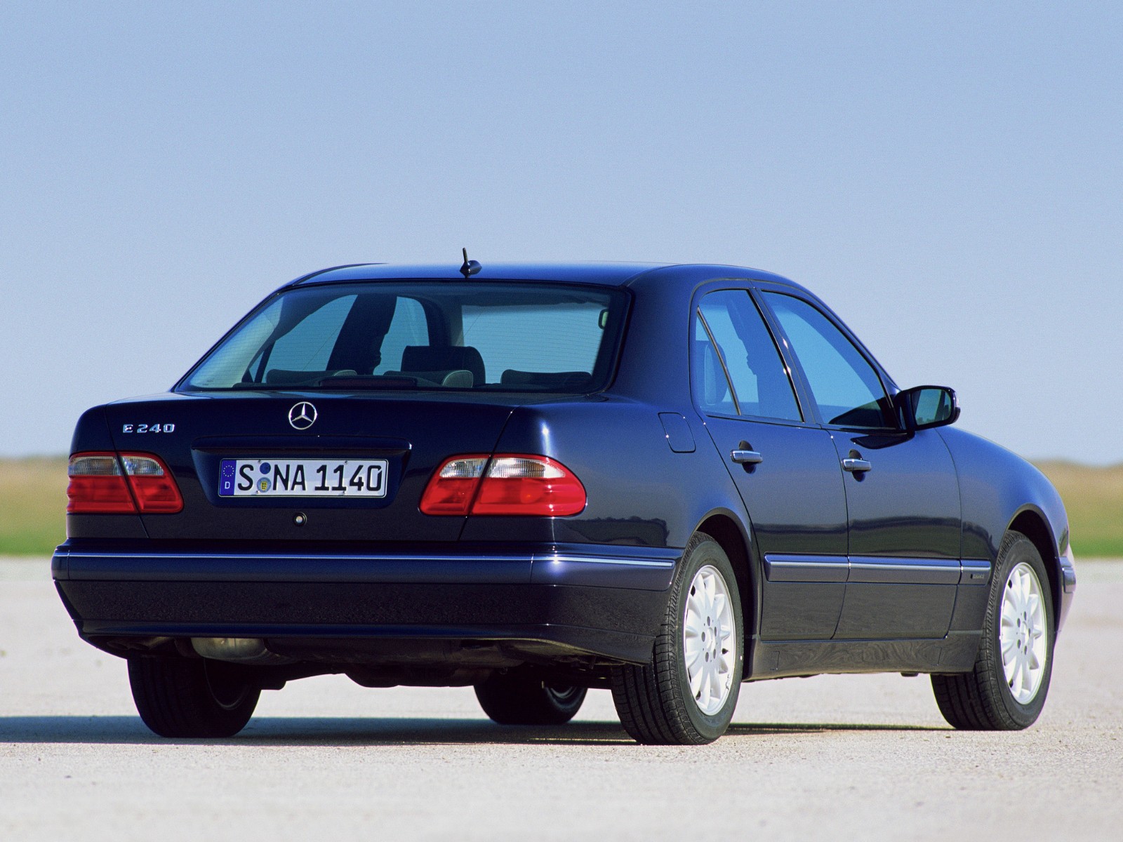 Mercedes-Benz E-class E 240