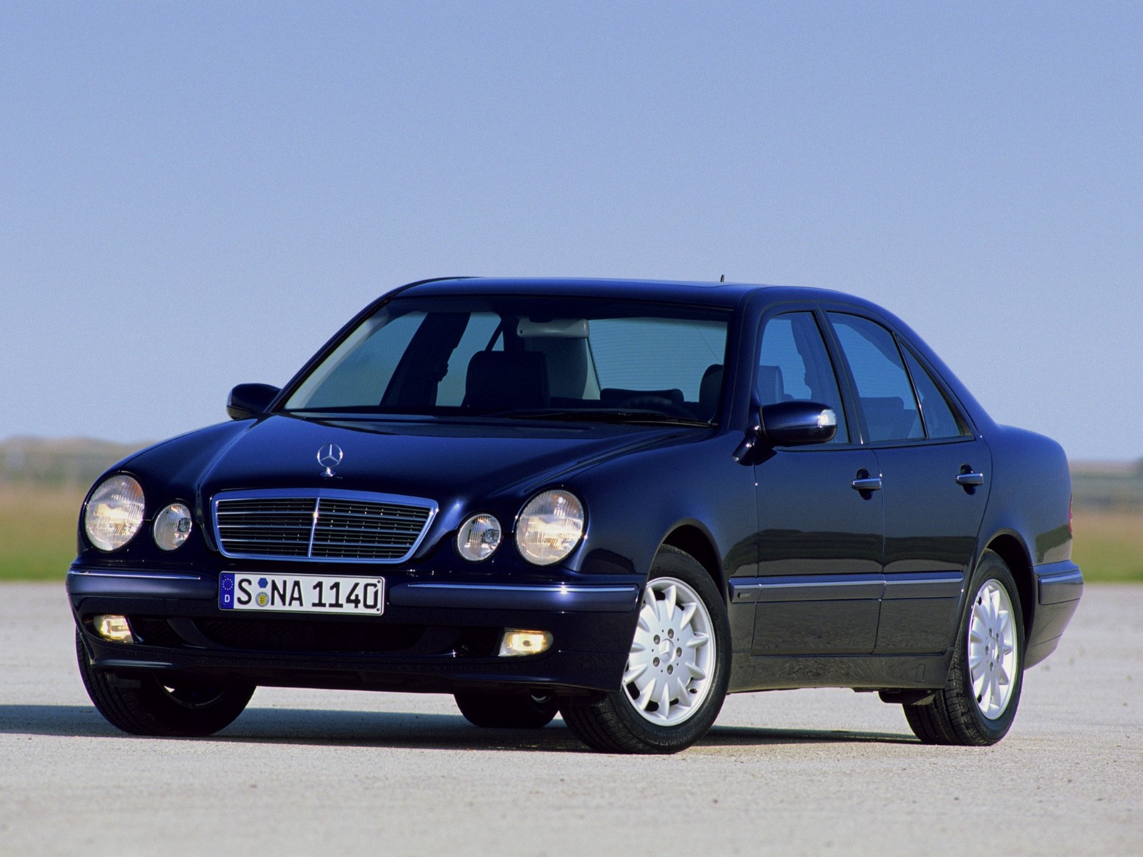Mercedes-Benz E-class E 240