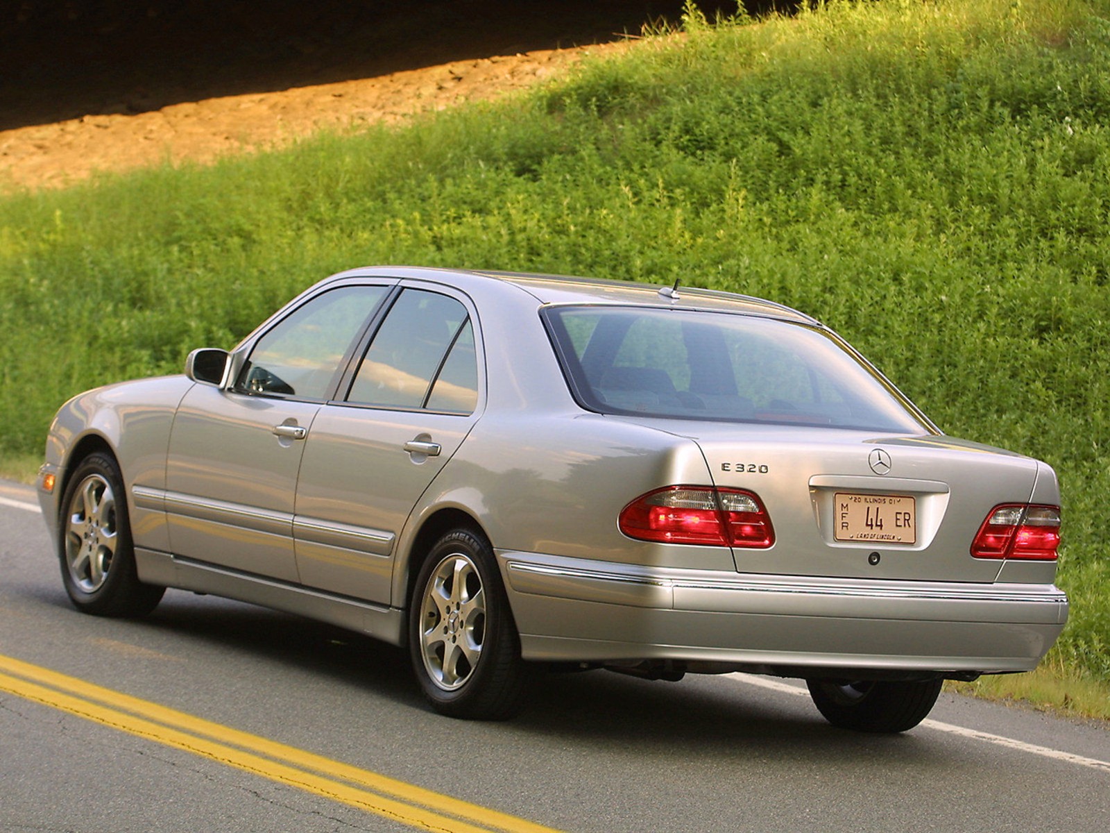 Mercedes-Benz E-class E 320