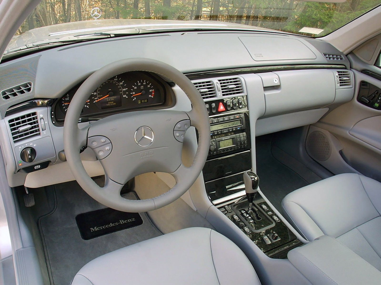 Mercedes-Benz E-class E 320