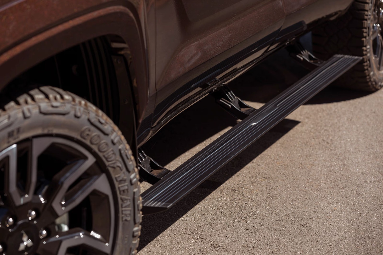 Mitsubishi Teams Up With Brazilian Off-Road Crew For a Scruffier Triton