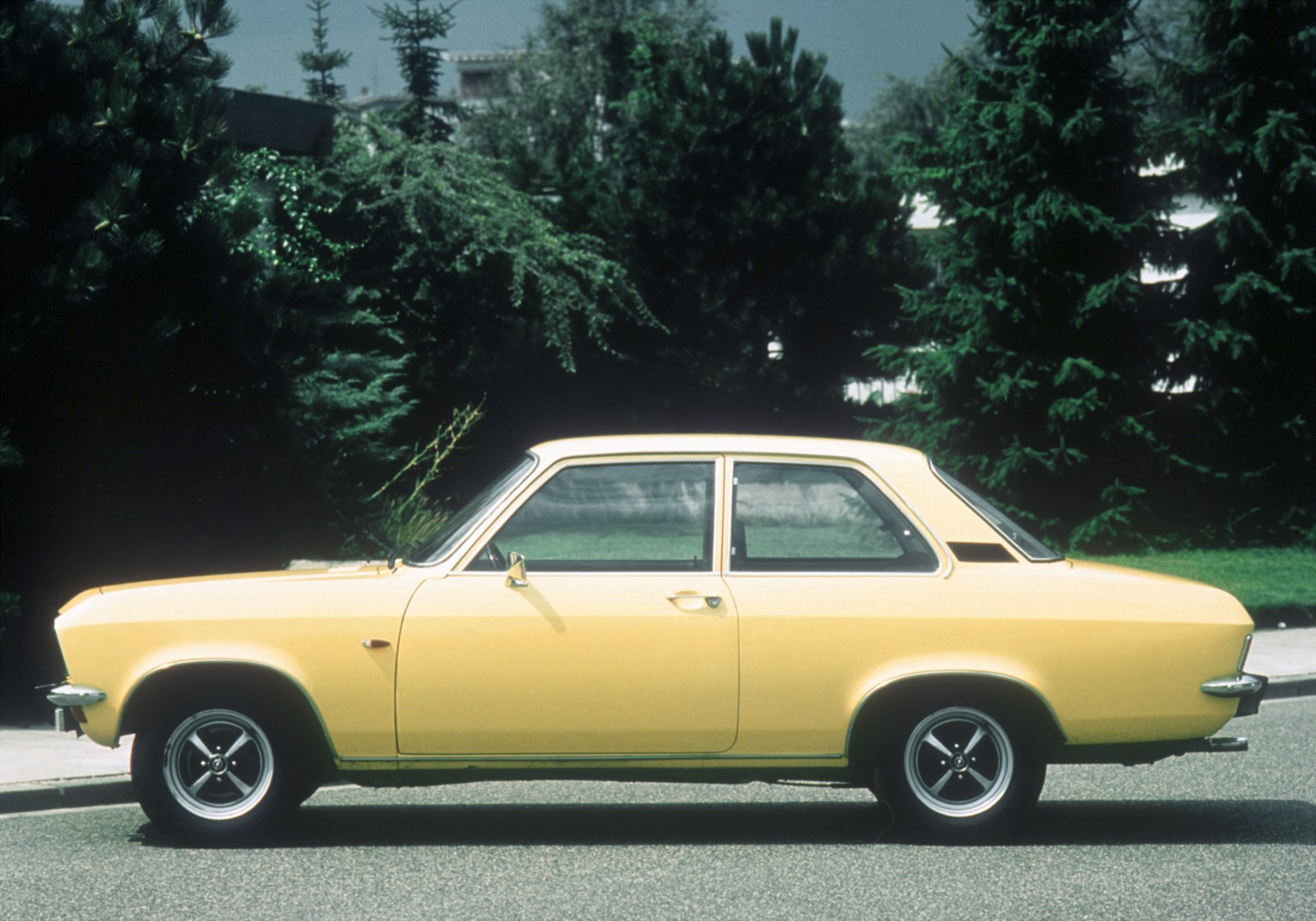 Opel Ascona 1.6 S Holiday 2-door