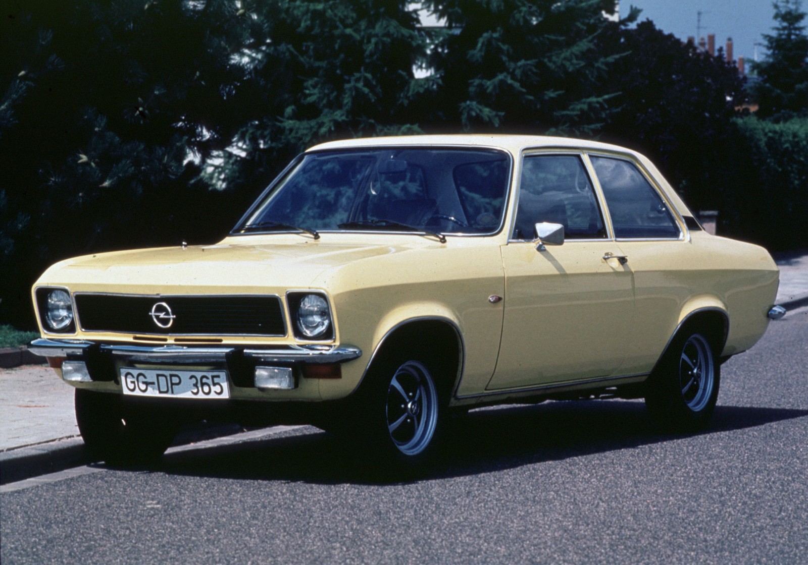 Opel Ascona 1.6 S Holiday 2-door
