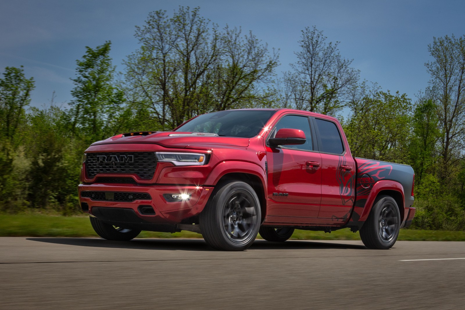 RAM 1500 Rumble Bee 392