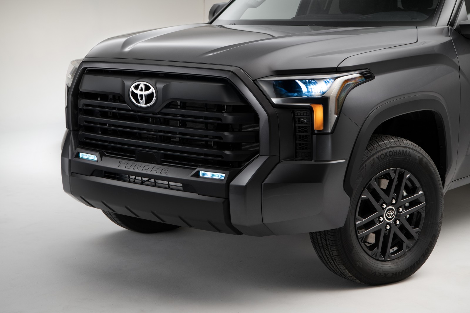 Toyota Tundra SR5 "SX Package" CrewMax