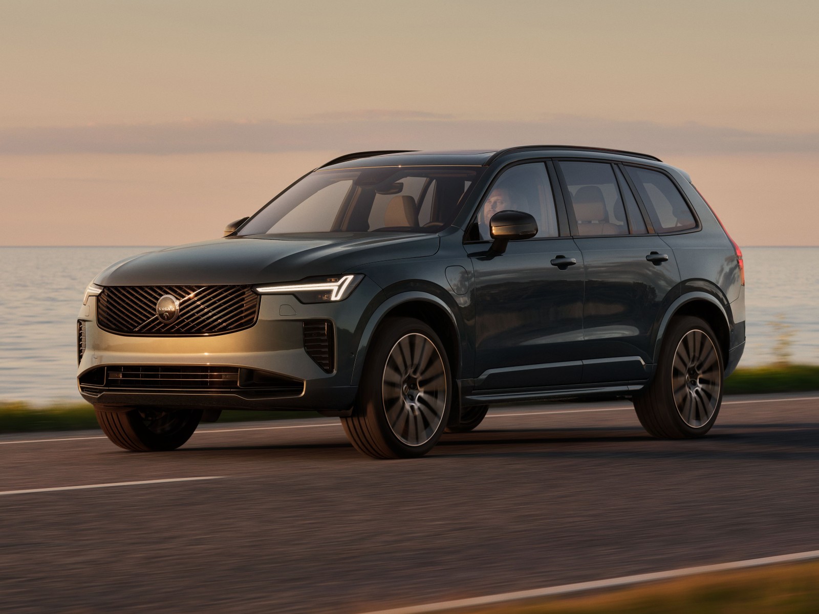 Volvo XC90 T8 AWD Long Range PHEV